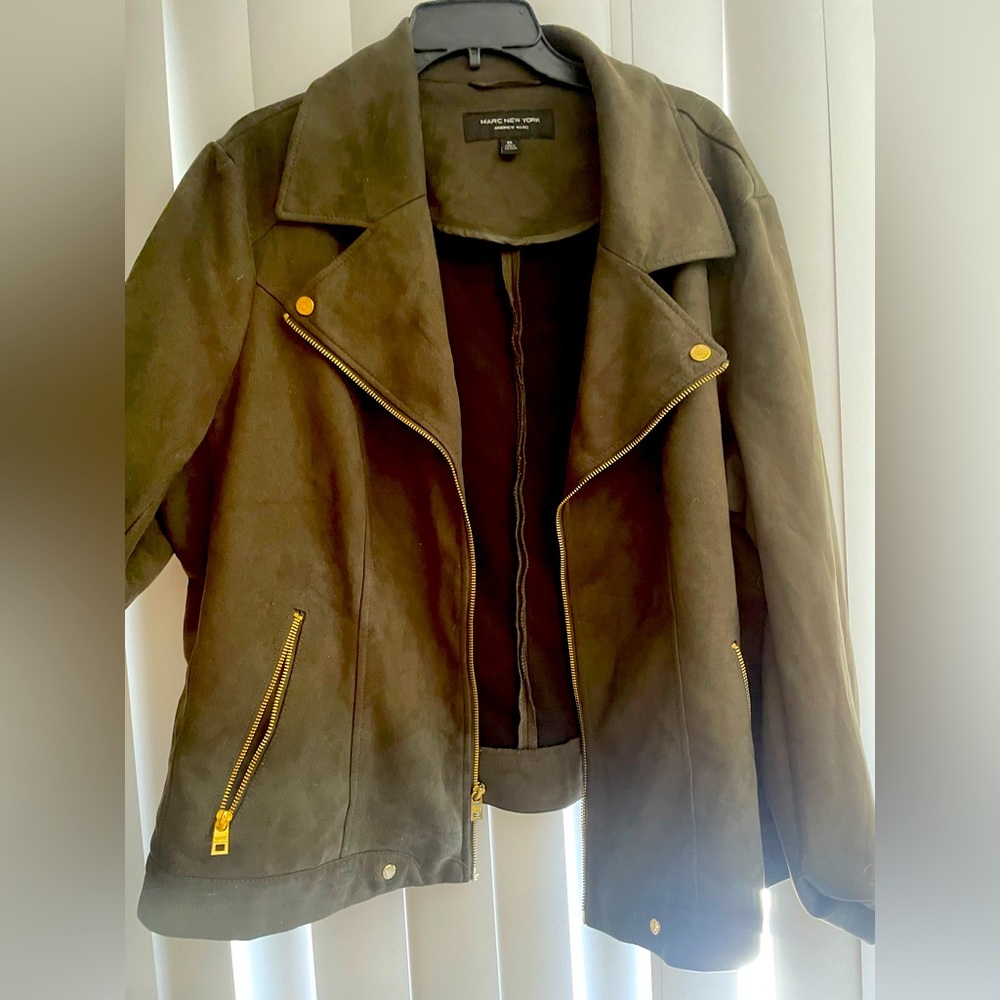 Olive green faux suede lightweight jacket. Marc NY brands, size 3X.